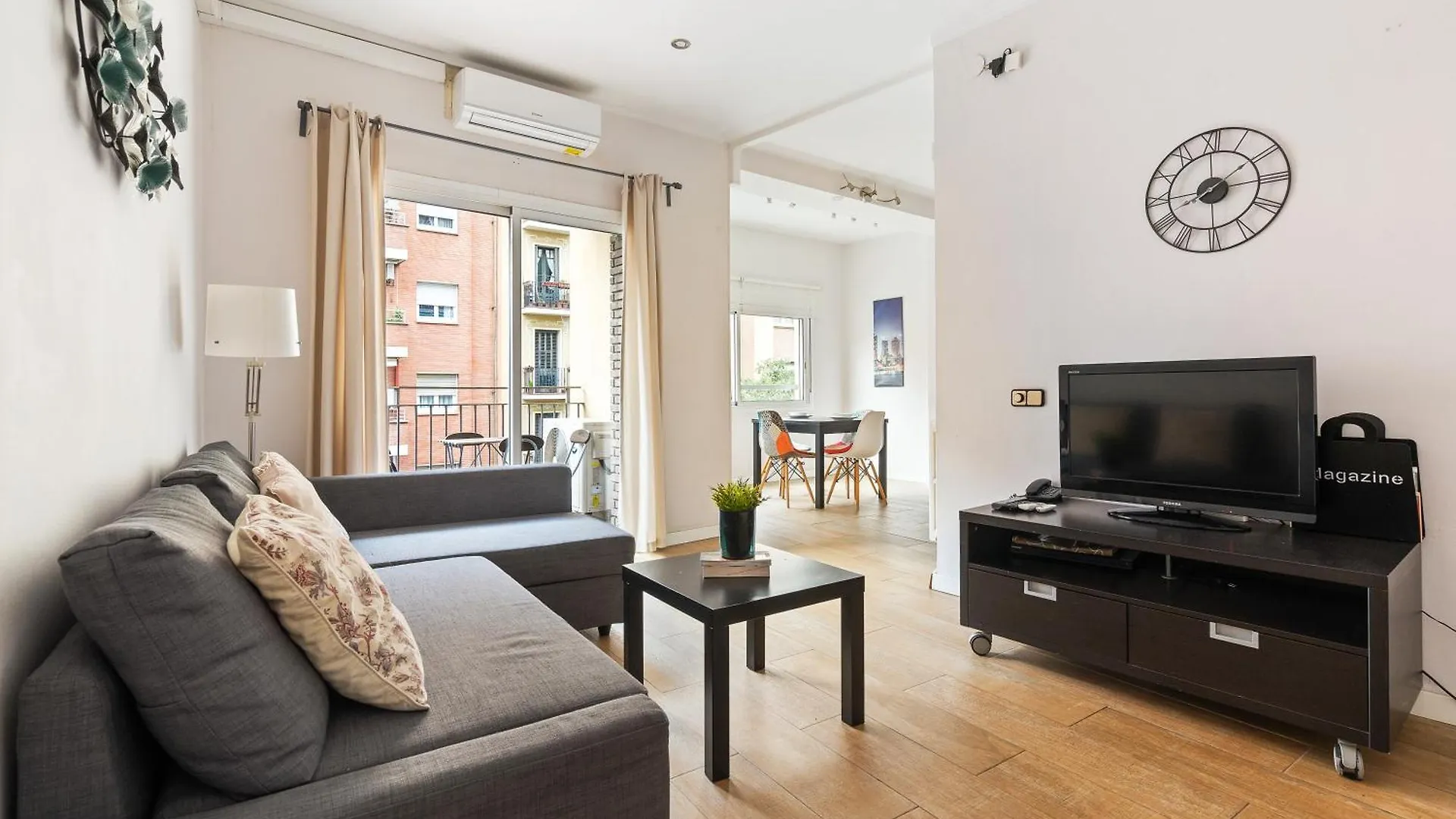 Appartamento Eixample Ac, Sunlit Balcony & Prime Location Barcellona