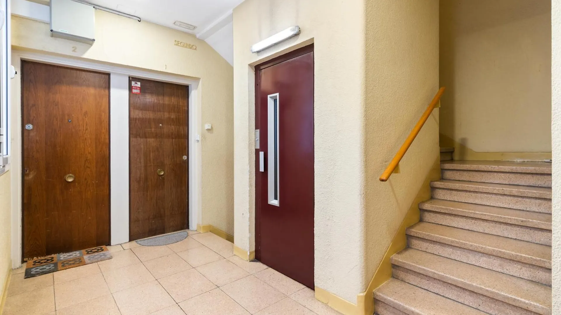 Eixample Ac, Sunlit Balcony & Prime Location Daire Barselona İspanya