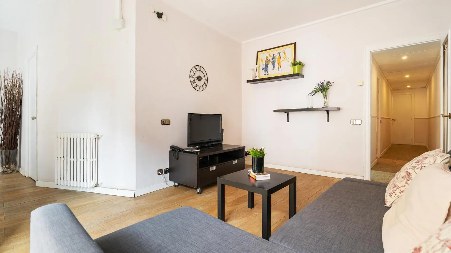바르셀로나 Eixample Ac, Sunlit Balcony & Prime Location 아파트 스페인